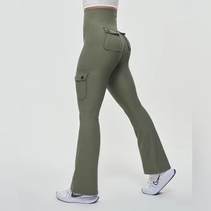 NWT FIRM ABS Brand Cargo Pocket Flare Leggings in Army Green